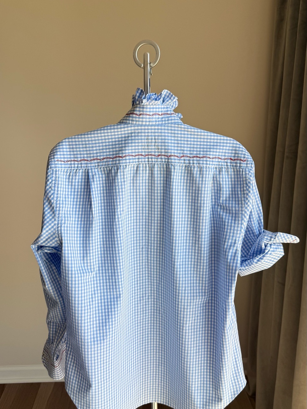Reloved Upcycle ♻️ White and Blue Ruffle collar Blouse Red Embroidery - Picture 11 of 13